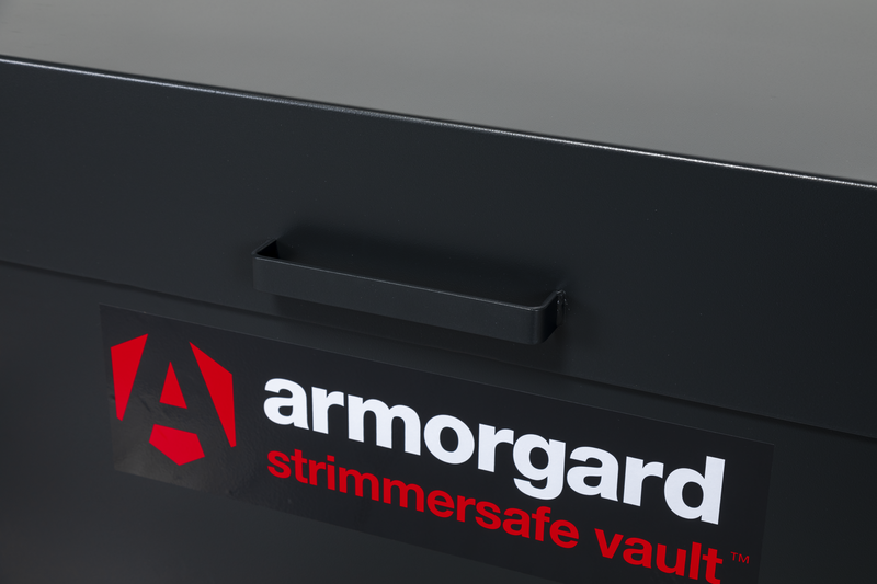 Armorgard SSV6 Close Handle 1