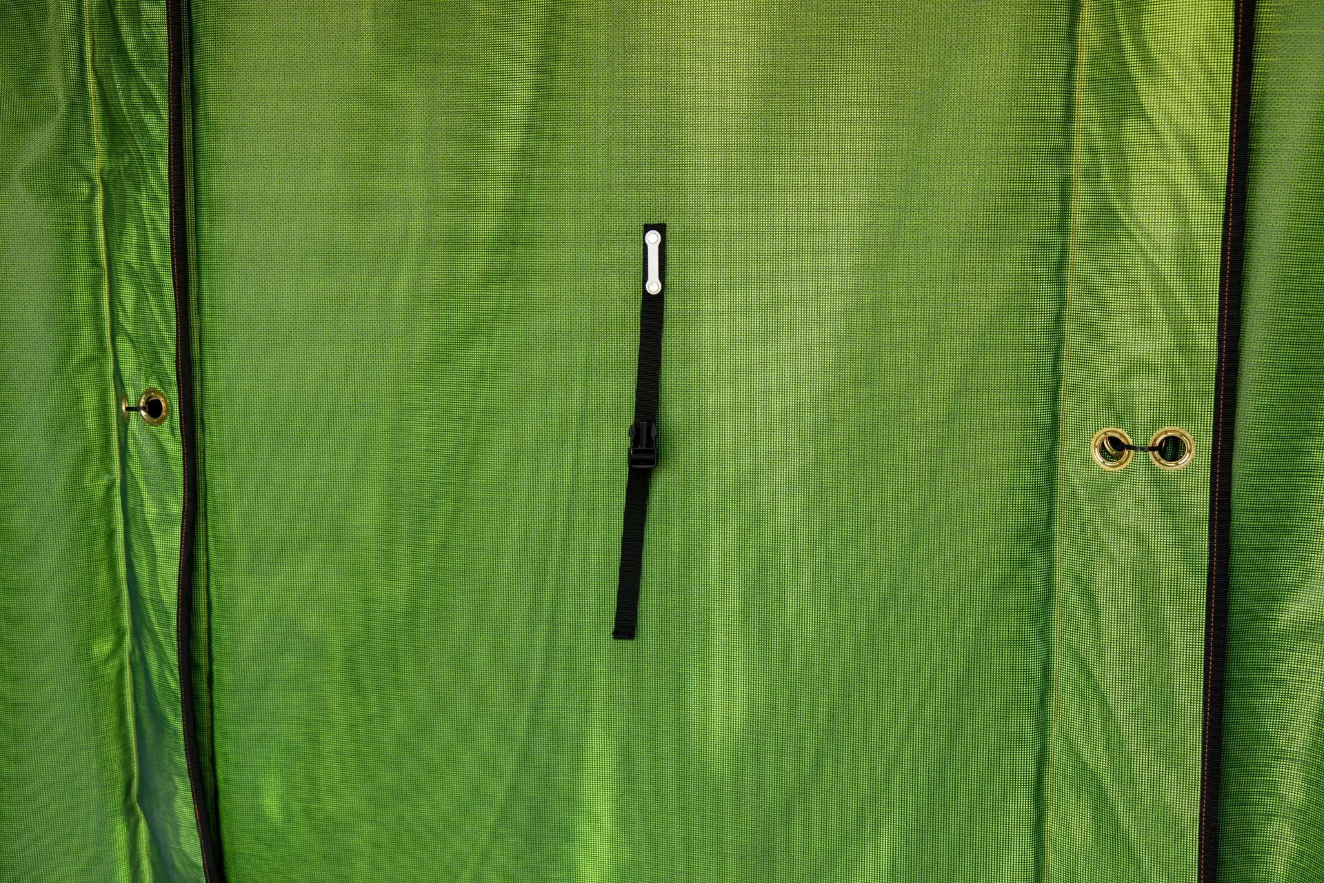 CC200 close curtain tie