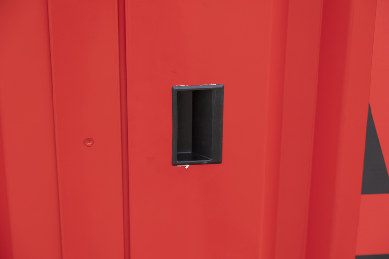 CC200 Close Door Handle