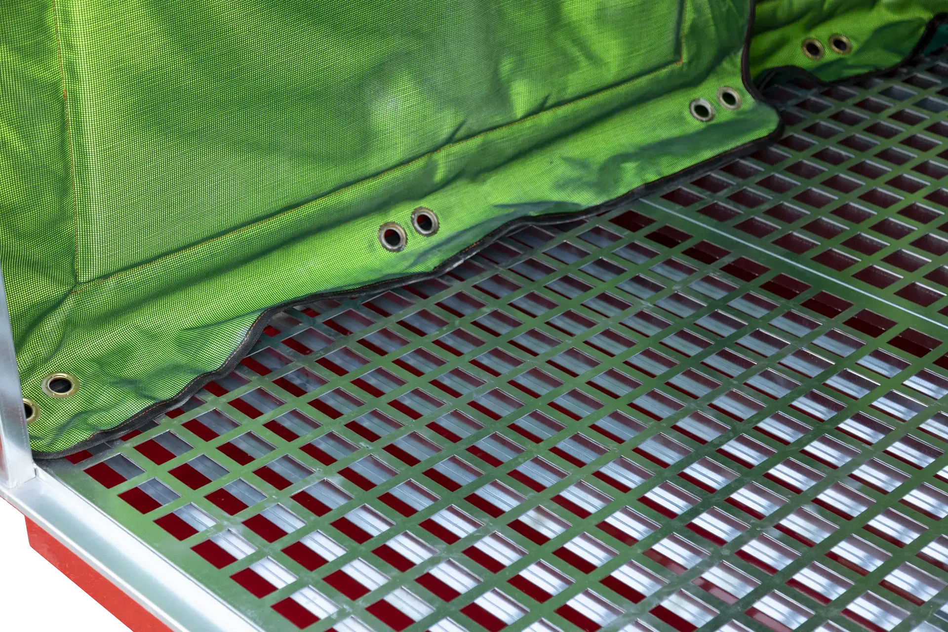 CC200 close floor grating