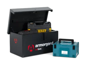 OX05 front left lid open w props