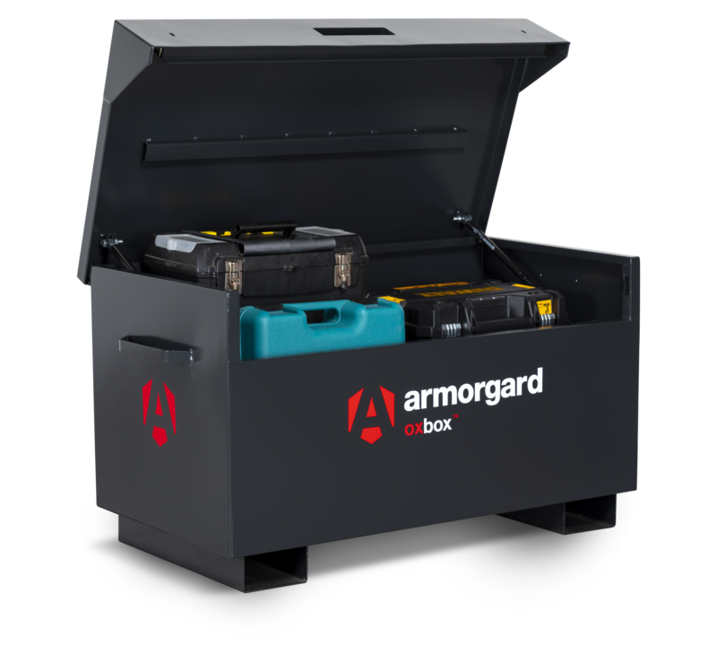 OX3 front left with props 1