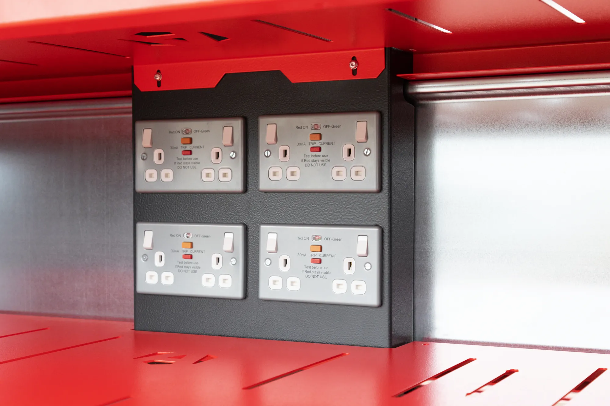 PWR1 Close 4x Double Sockets Power Shelf