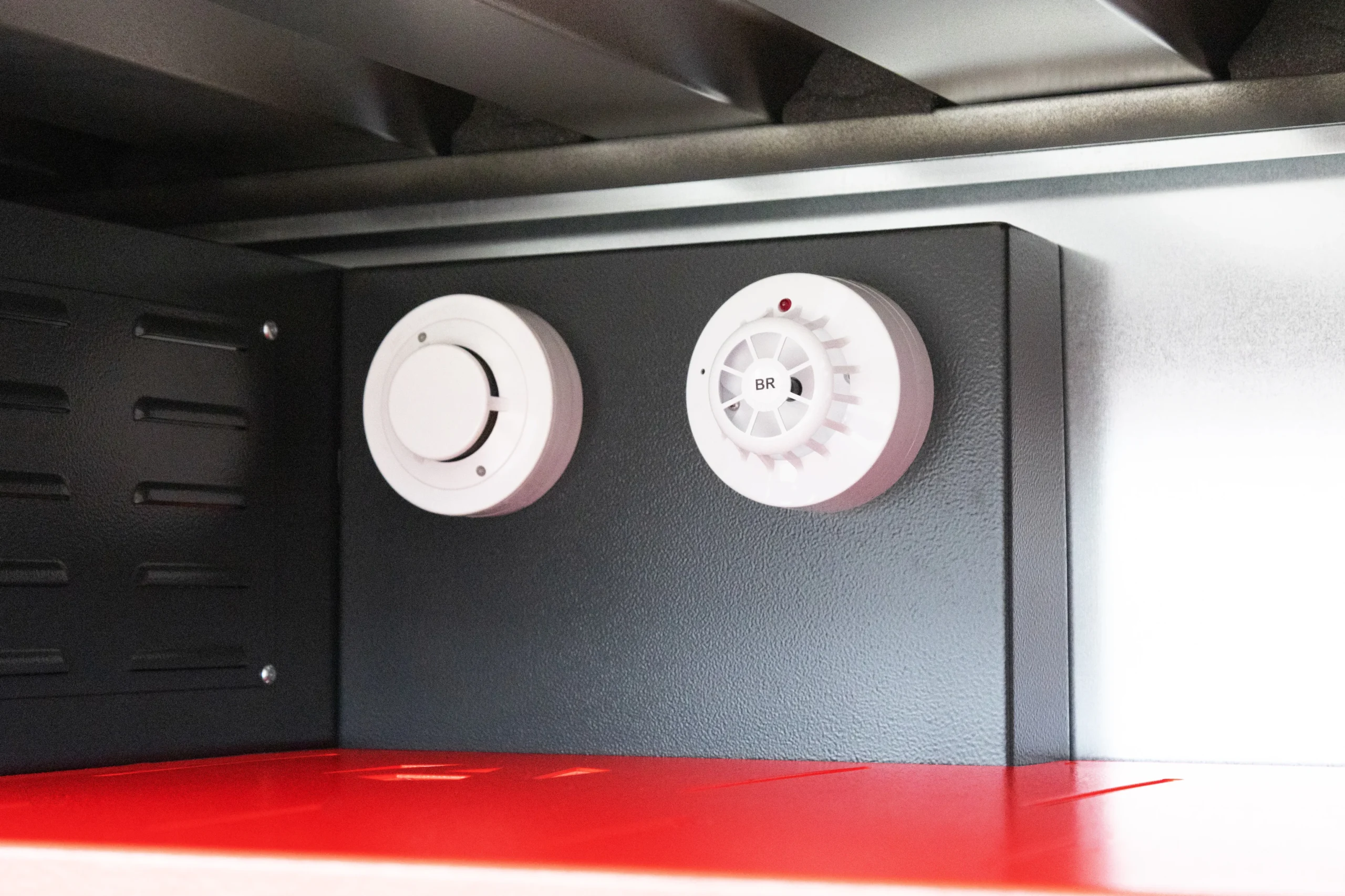 PWR1 Close Smoke Heat Detectors