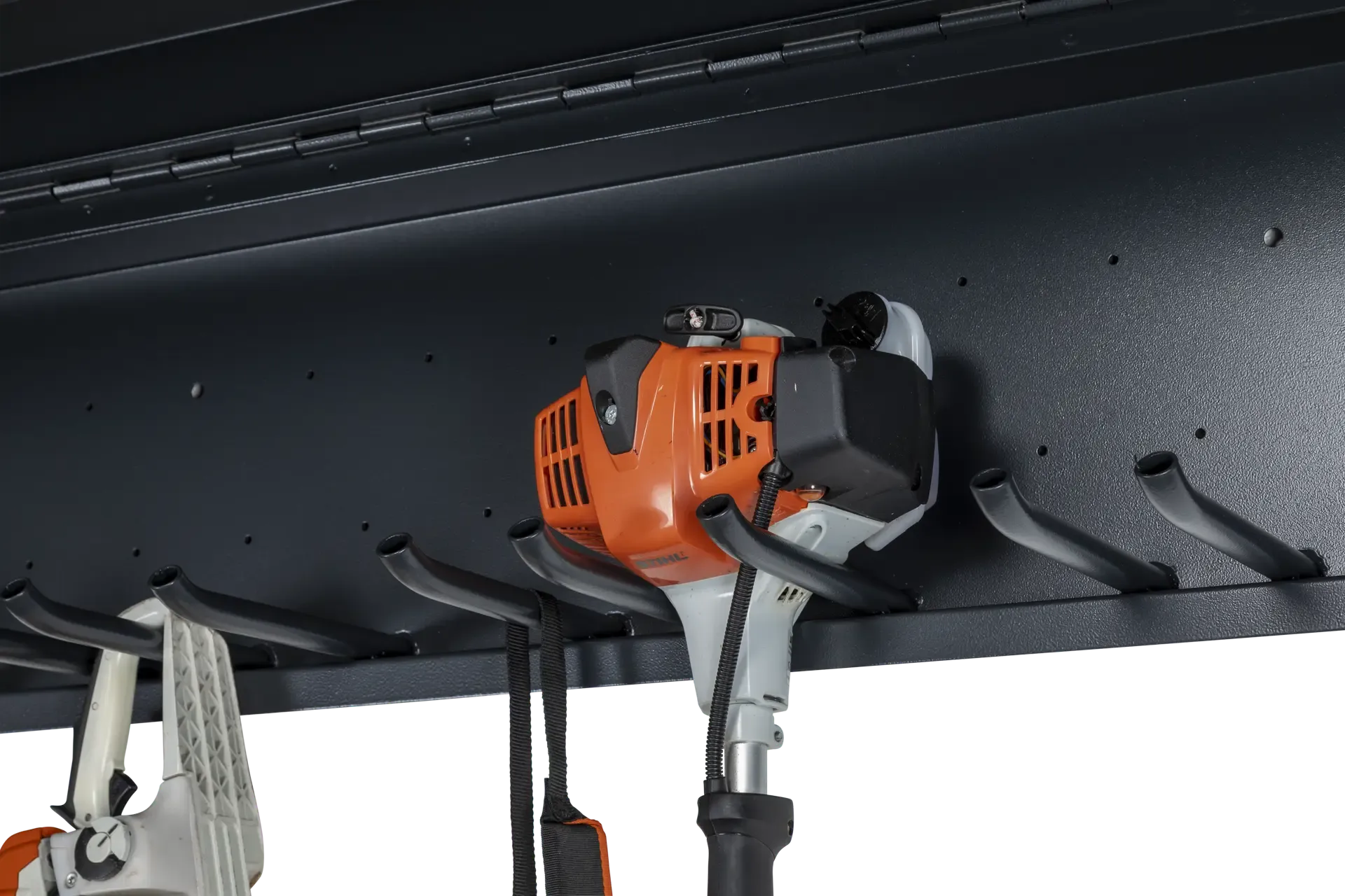 SSR close strimmer on hook 2